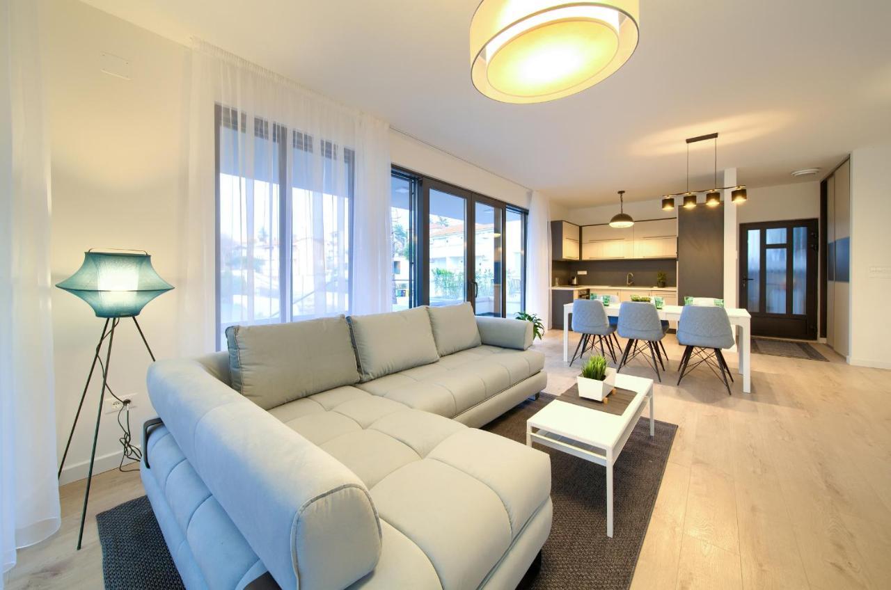 Apartments Perle Malinska Esterno foto